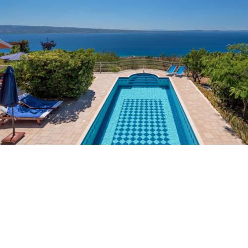 Holiday home in Podstrana 7300