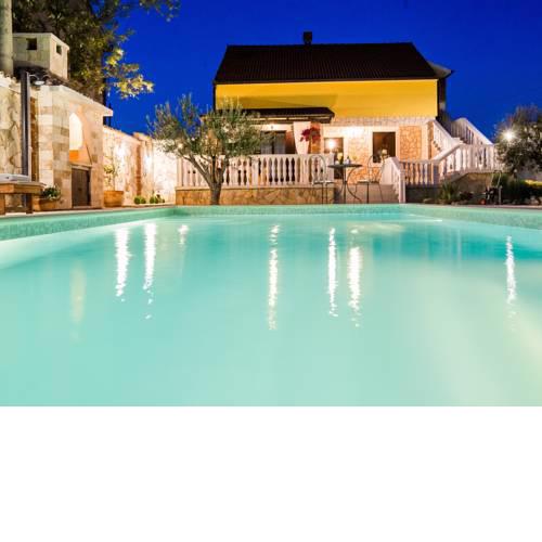 Holiday home Iva with pool