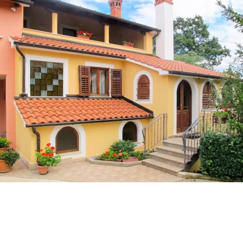 Holiday Home JAKOV (ROJ433)