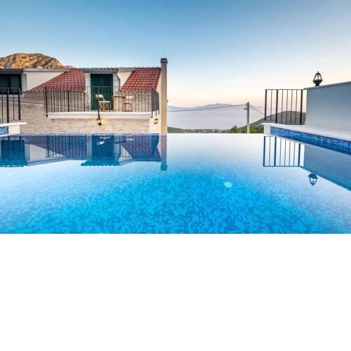 Holiday home Kontesa w/ heated pool