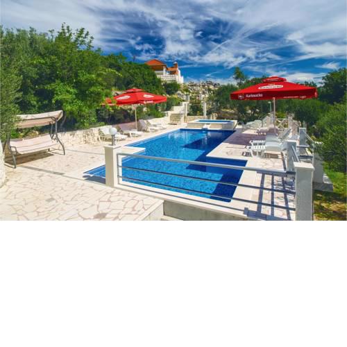 Holiday Home Kucice with outdoor pool