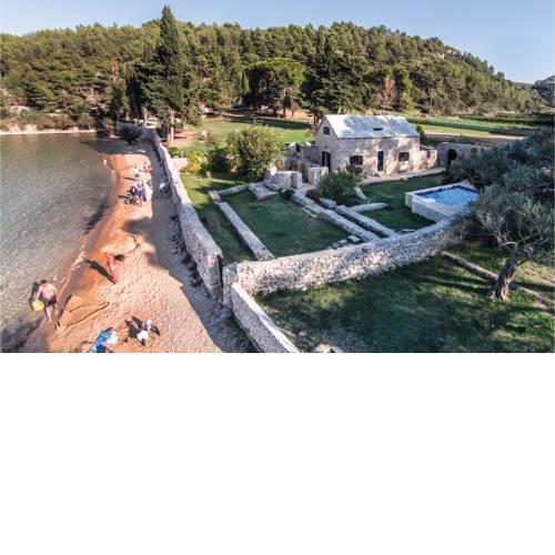 Holiday home Lovrecina bb