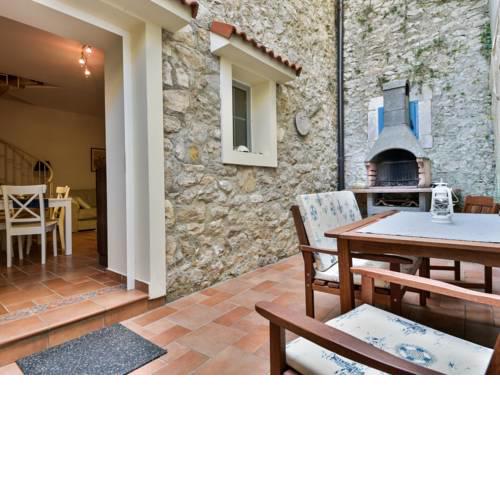Holiday Home Mali dvori