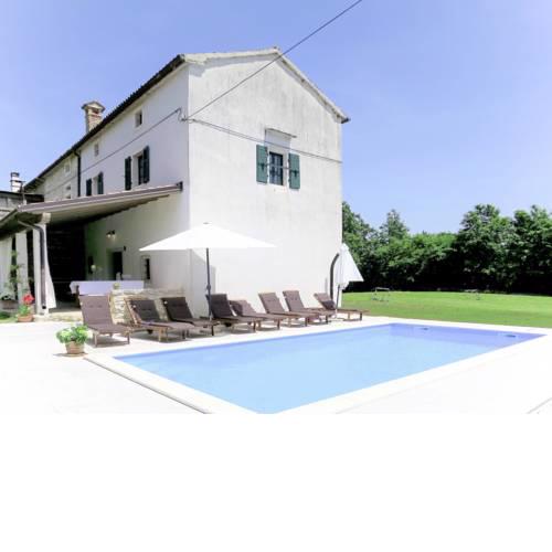 Holiday Home Marija (ROJ422)