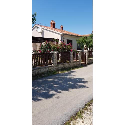 HOLIDAY HOME "MARIJANA"