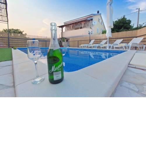 Holiday Home Mateovi Dvori