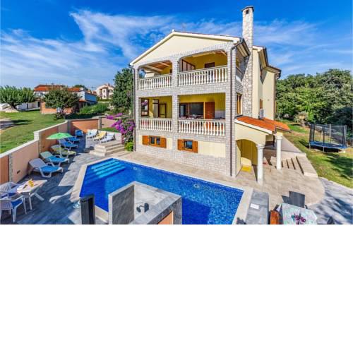 Holiday Home Medulin 02