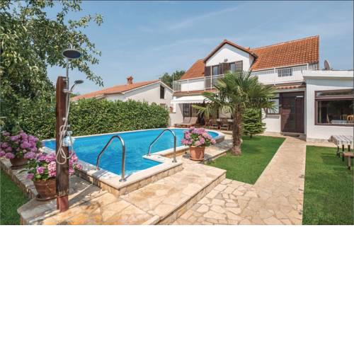 Holiday home Montiron V