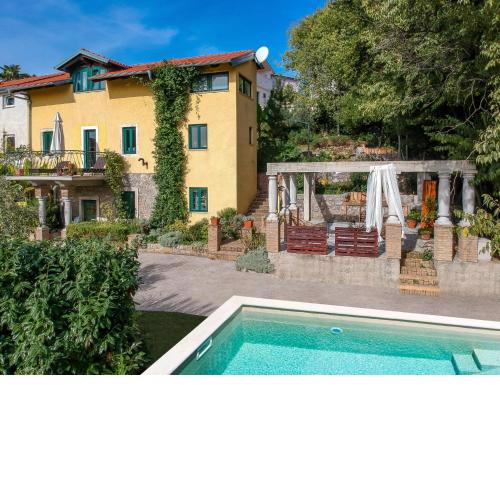 Holiday Home Nika