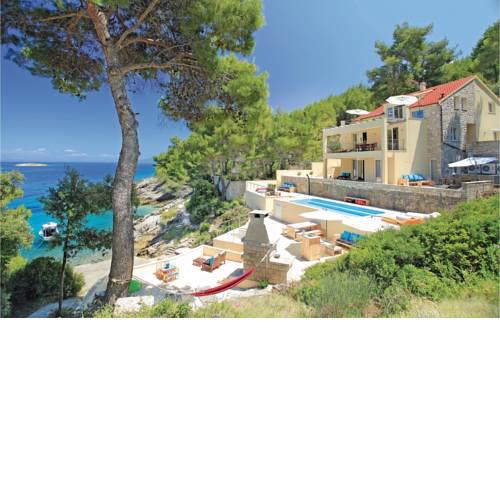 Holiday home Prigradica 76 with Outdoor Swimmingpool