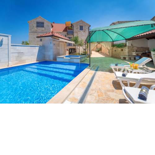 Holiday home Škrika
