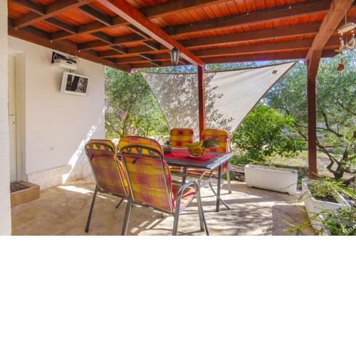 Holiday Home Stari Grad (3696)