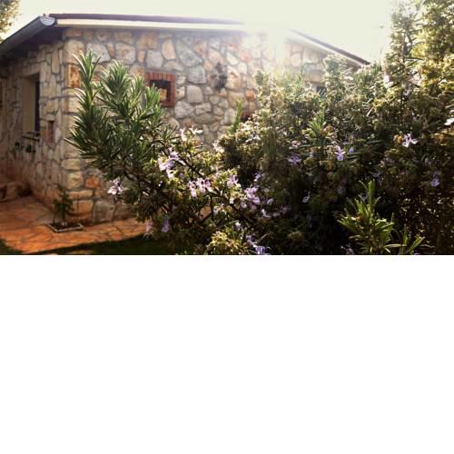 Holiday Home Stone Corner