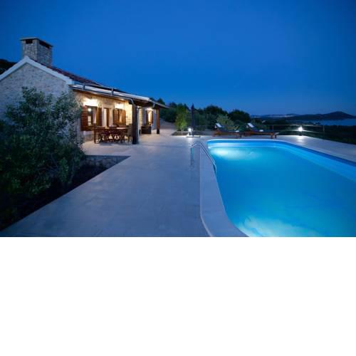Holiday Home Svemir