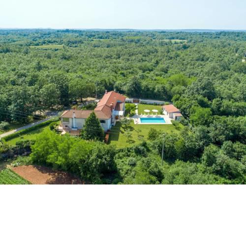 Holiday Home Tijan (ROJ411)