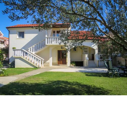 Holiday Home Tone