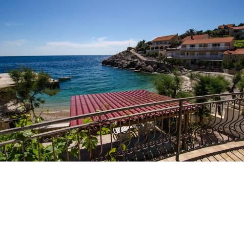 Holiday home Viki1