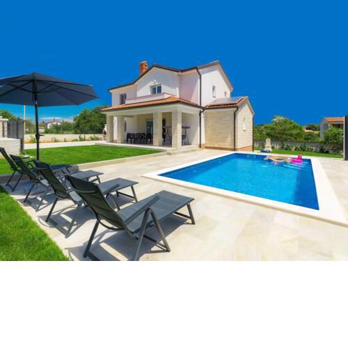Holiday Home Villa Zirdum