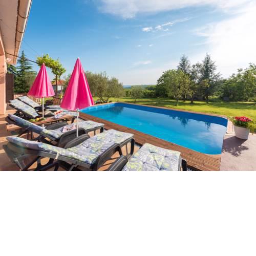 Holiday home with pool and large, mature garden
