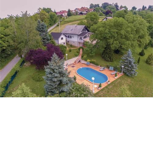 Holiday Home with Pool near Varaždin