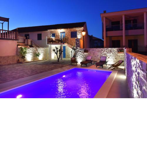 Holiday house Mediterranean stone with private pool