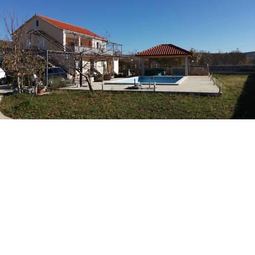 HOLIDAY HOUSE MILETIĆ