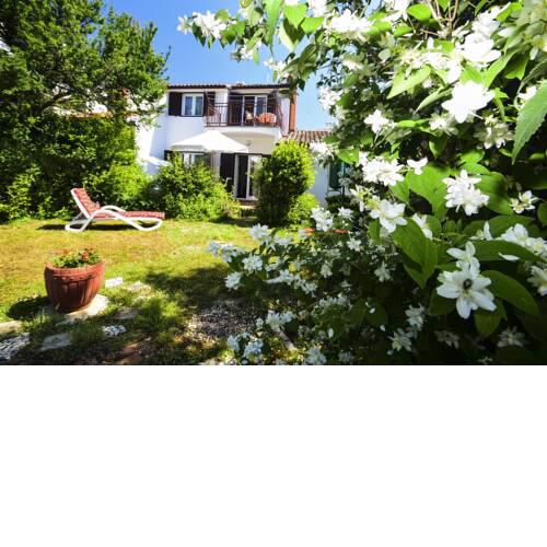 Holiday House Mira