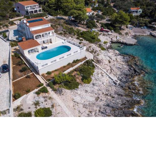Holiday House Nova