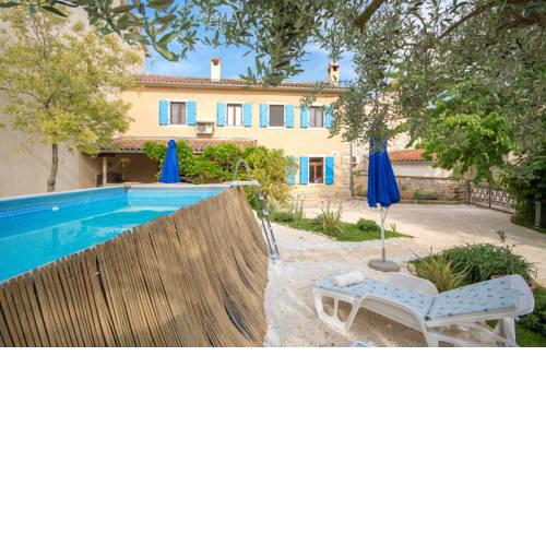 Holiday House Ra