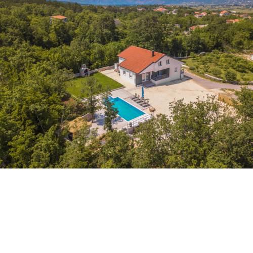 Holiday House with pool Jelena
