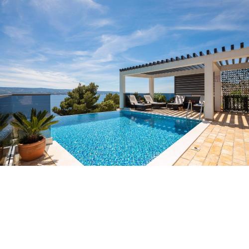 Holiday Residence Lucic - Heated Pool