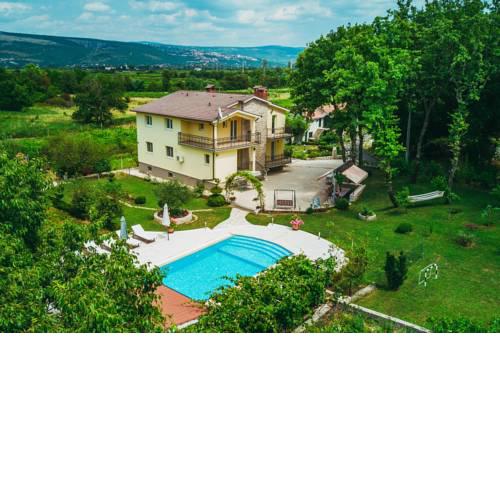 House Estera