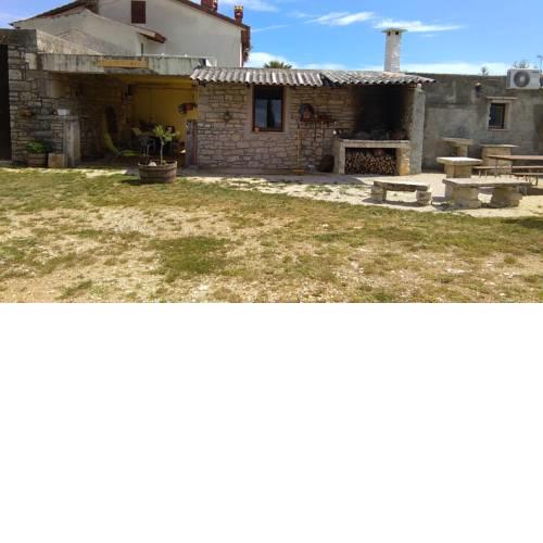 House for families and pets welcome