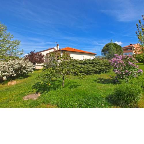 House Graciela 945