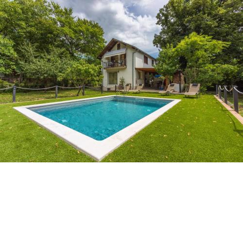 House Green valley