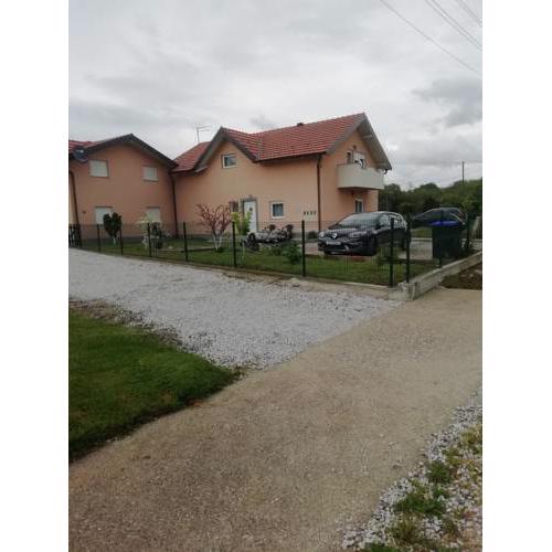 House Mokrice