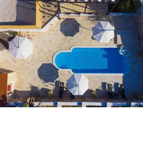 House with swimming pool Rider