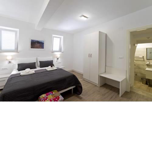 Ida Apartments