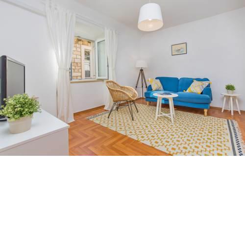 Arty Apartments by Irundo