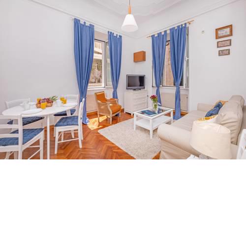 Central Cathedral Apartments by Irundo