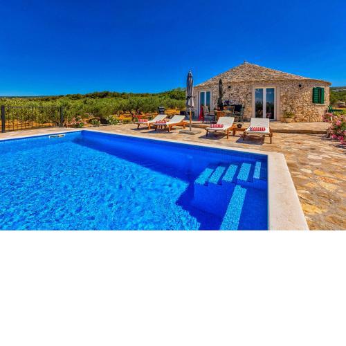 Island getaway - Heritage House
