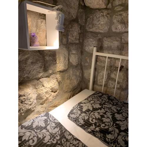 Kingslanding Old Town Hostel