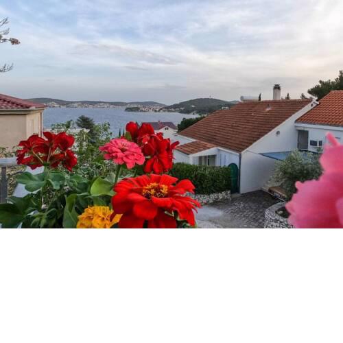 KN House with large terrace and sea view