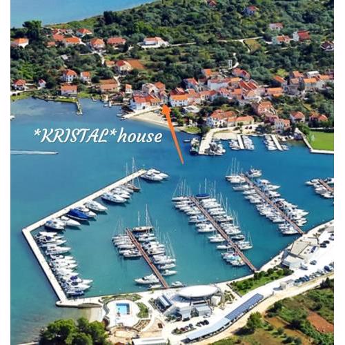*KRISTAL*house - Sutomišćica