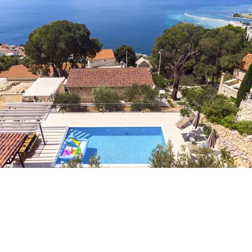 Kucine Villa Sleeps 8 Pool Air Con WiFi