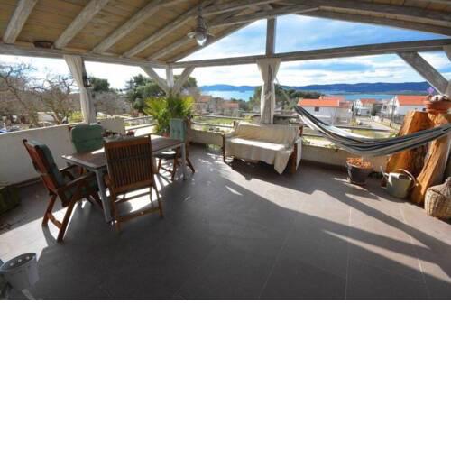 Large and quiet apartment with great balcony