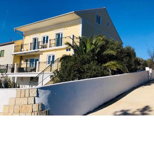 Villa Lemony