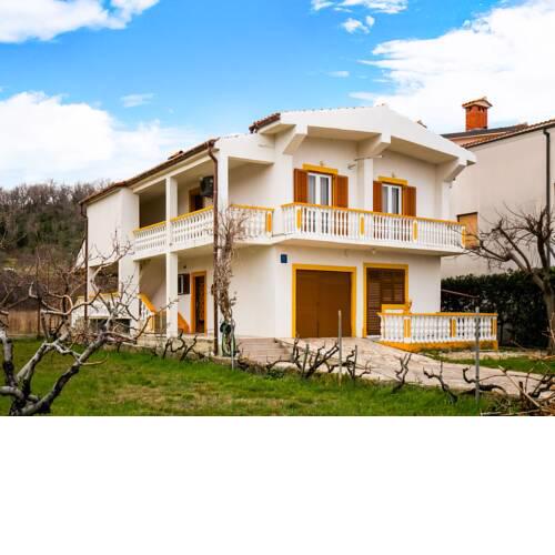 Lovely Apartment in Krneza near Seabeach