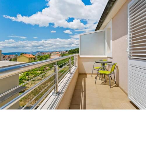 Lovely Apartment in Podstrana with Balcony