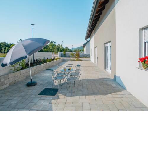 Lovely Holiday Home in Lovinac with Garden